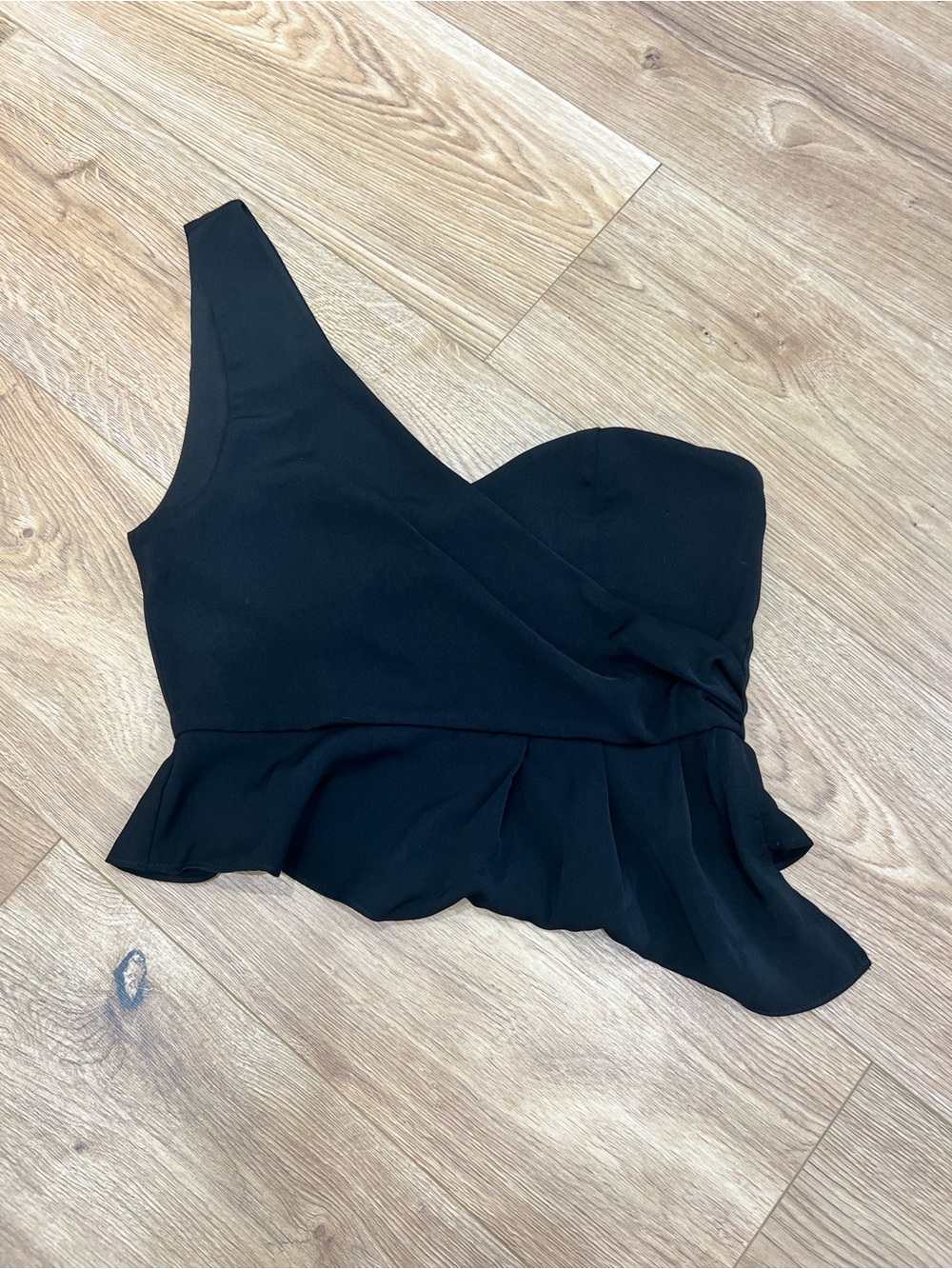 Superdown One-Shoulder Black Peplum Top Women’s small